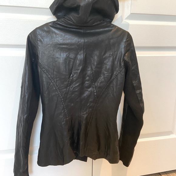 Genuine Leather with Faux fur cowl neck - Picture 4 of 5